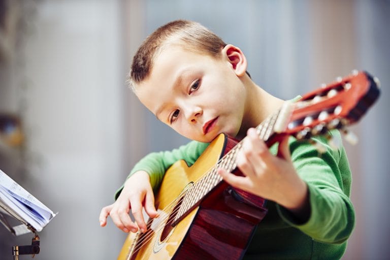 A relação da música com o desenvolvimento afetivo da criança