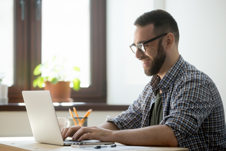 6 Dicas de acústica para minimizar barulhos incômodos no home office