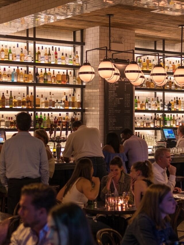 Qual é o papel da acústica em bares e restaurantes?