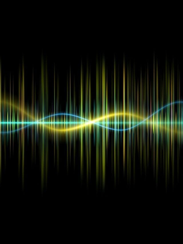 Qual a diferença entre reverberação, reflexão e absorção?