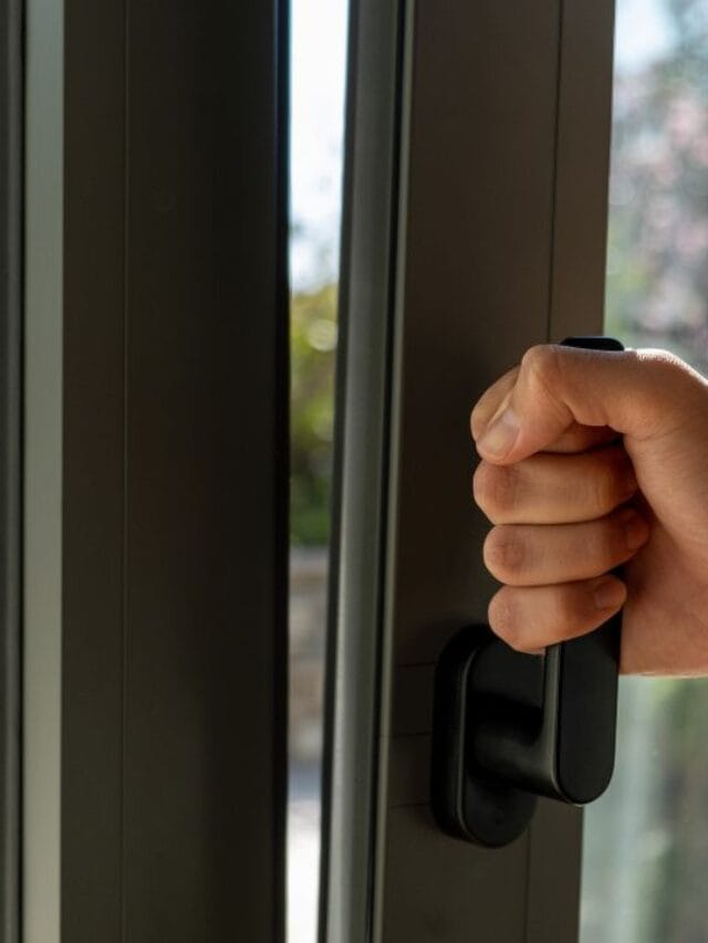 porta com esquadria de alumínio